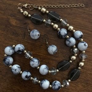 EUC Pretty Beaded Necklace and Earrings